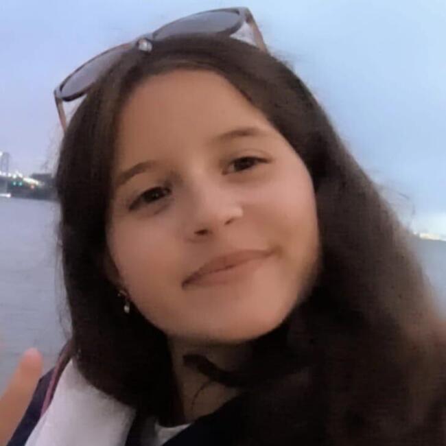 Babysitter in Paris: Elisa