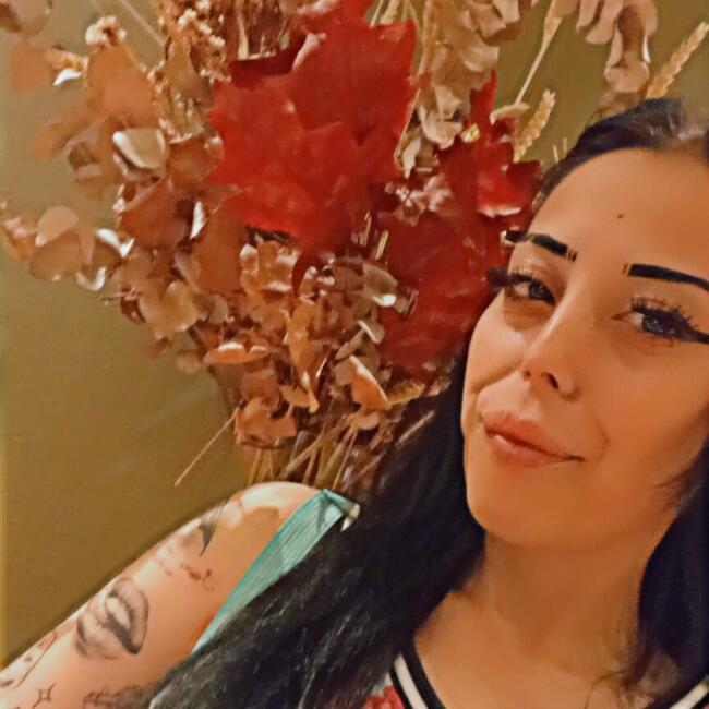Babysitter in Tripoli: Αλινα Νικολετα