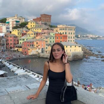 Babysitter in Genoa: Nicole