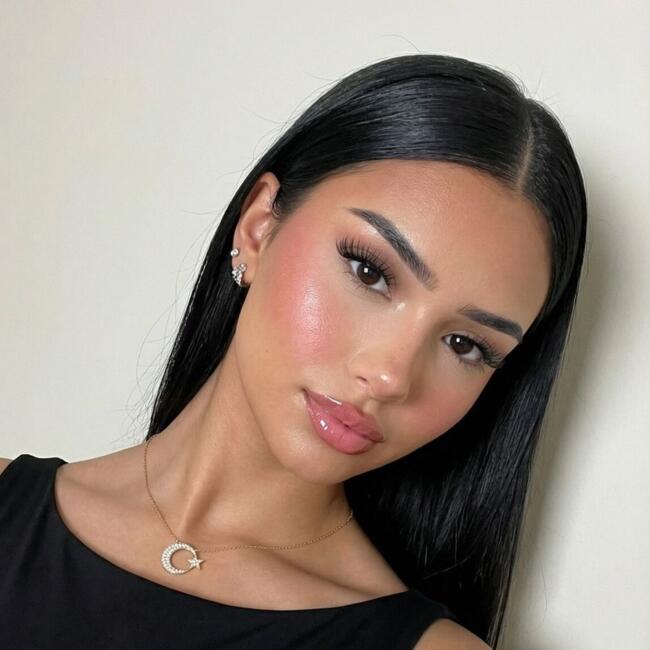 Babysitter in Châteaubourg: Laura