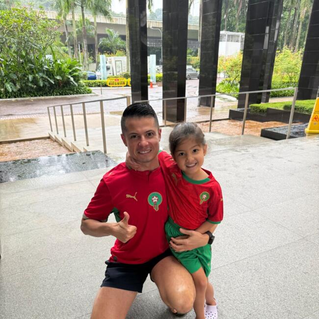 Babysitting job in Singapore: Reda