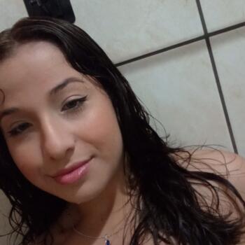 Babysitter in Guaramirim: Alice