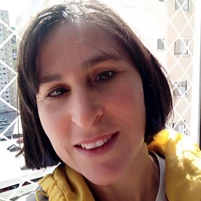 Babysitter in Curitiba: Maria