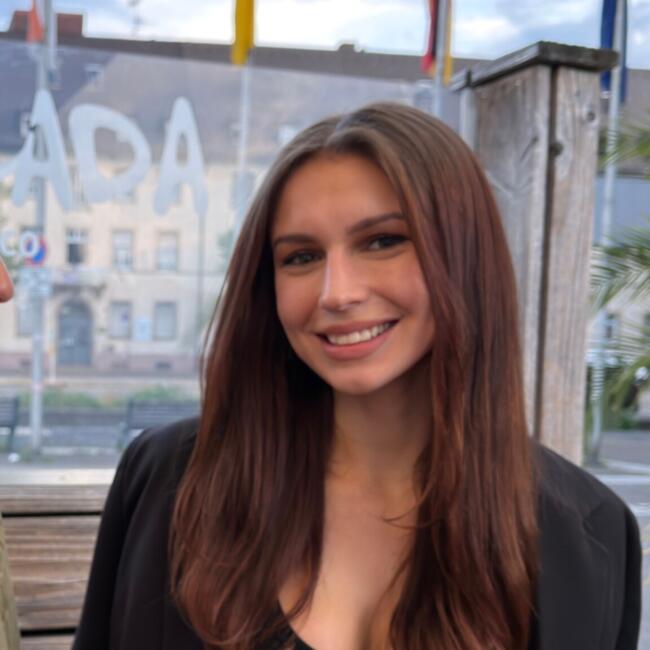 Babysitter in Freiburg im Breisgau: Savannah