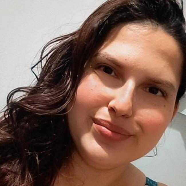 Babysitter in São Paulo: Camila