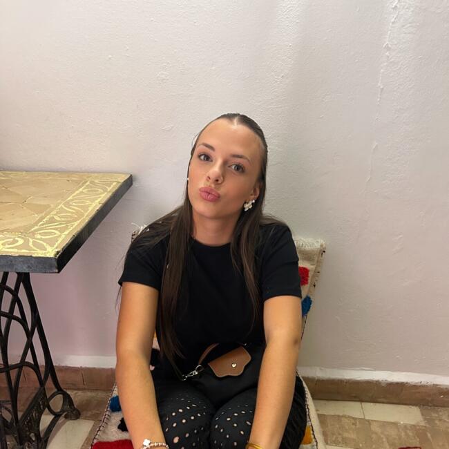 Babysitter in Figeac: Célia