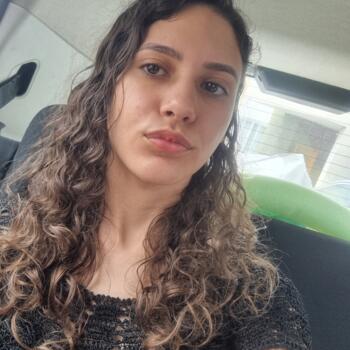 Babá em Londrina: Raquel
