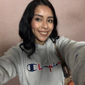 Niñera en Santa Coloma de Gramenet: Kiara magallanes ojeda