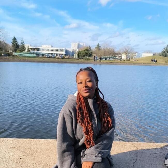 Babysitter in Orléans: Elicheba