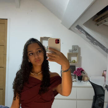 Baby-sitter Hacqueville: Lucia