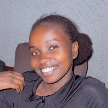 Babysitter Kampala: Zeena