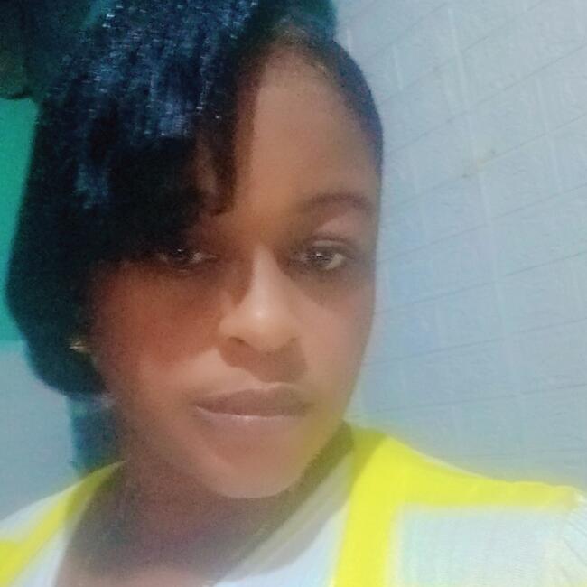 Babysitter in Spanish Town: Halli-hannah