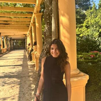 Babysitter in Senhora da Hora: Claudia