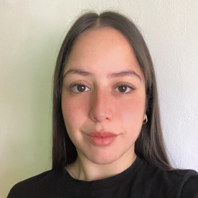 Babysitter in San Juan Bautista: Abril Oriana