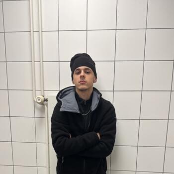 Babysitter Courtion: Leonardo