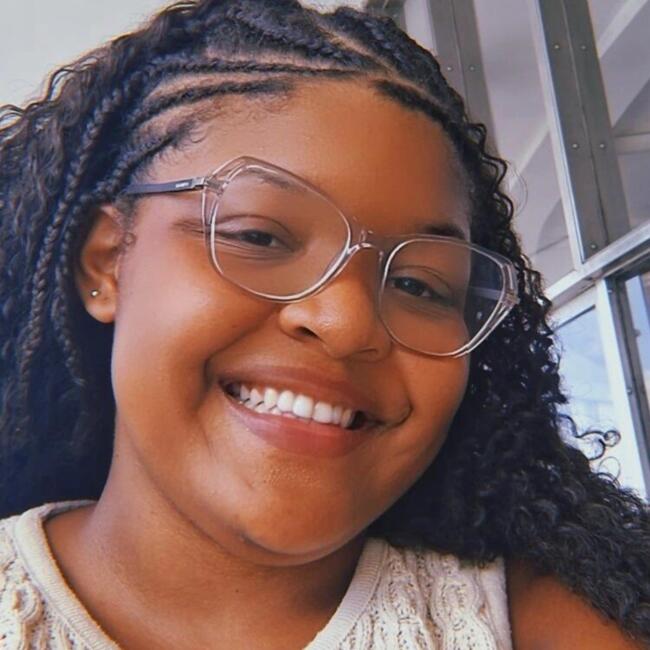 Babysitter in Salvador: Luane