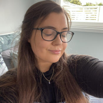 Babysitter in Dunedin: Emma