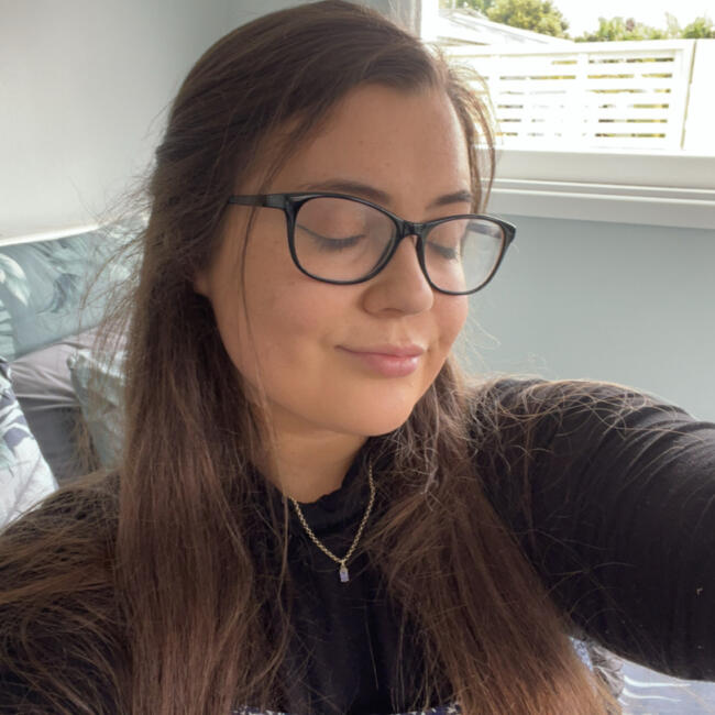 Babysitter in Dunedin: Emma