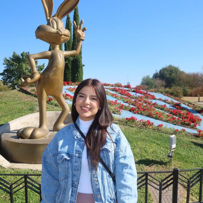 Canguro en Alcalá de Henares: Hillary Mendez