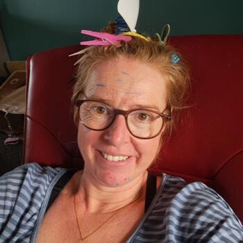 Baby-sitter in Stabroek: Tine