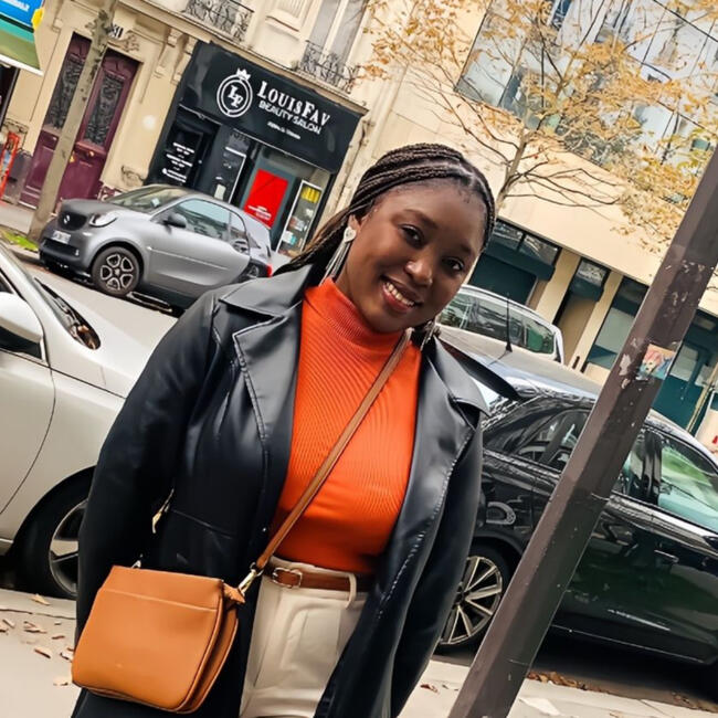 Babysitter in Nanterre: Ndama