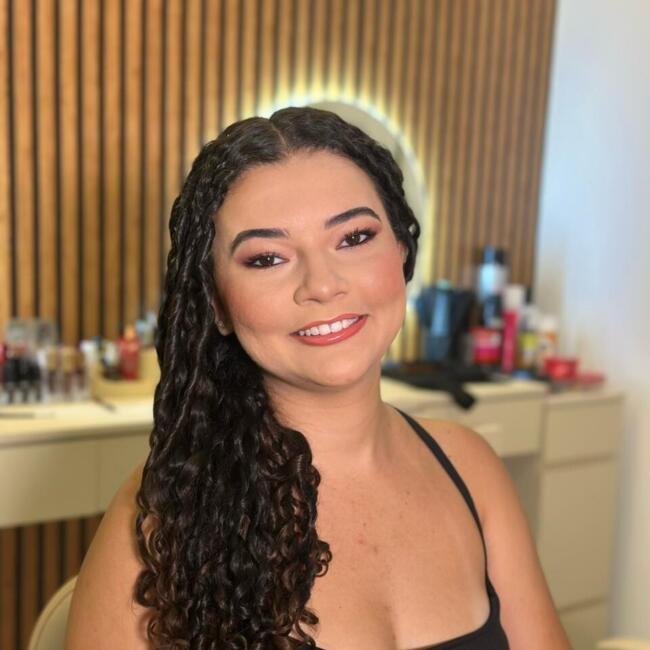 Babá em Recife: Larissa