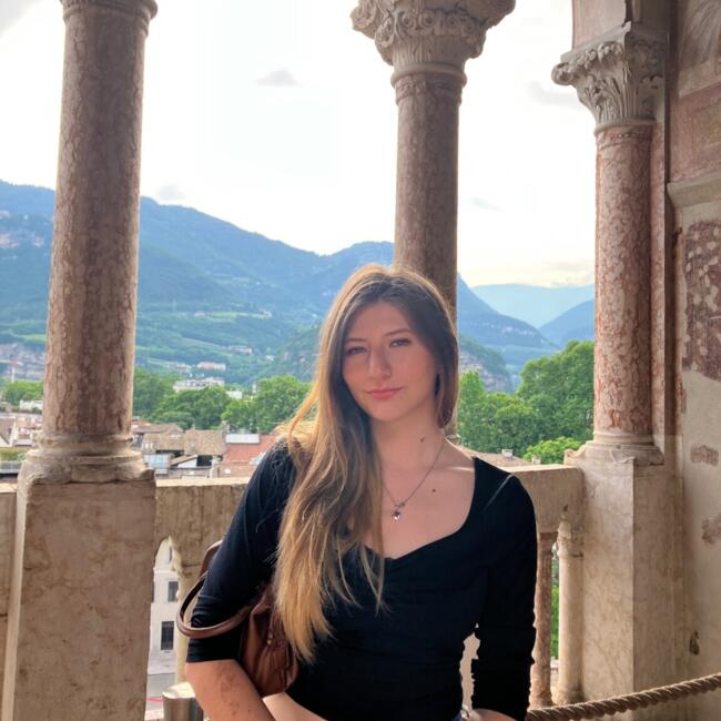 Babysitter a Scarperia e San Piero: Isabelle
