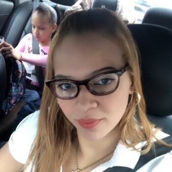 Babysitter San Juan: Stephanie