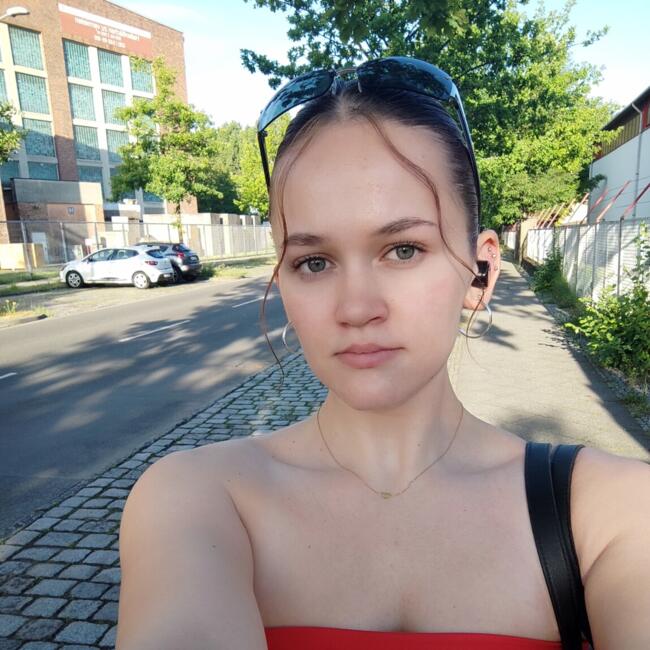 Babysitter in Budapest: Maura Kíra