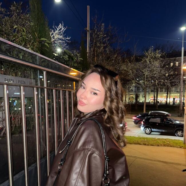 Babysitter in Vienna: Elina Bakaev