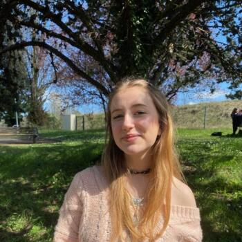 Babysitter in Loches: Emilie