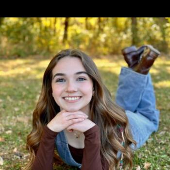 Babysitter in Nixa: Shelby