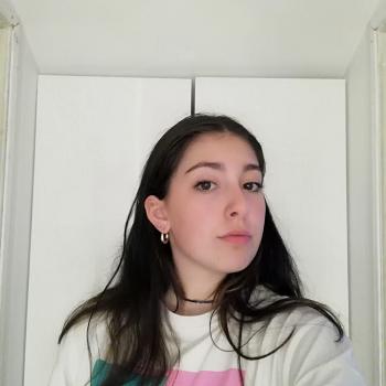Babysitter in Bron: Coline