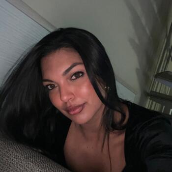 Lavoro per babysitter a Riga Davanti: lavoro per babysitter Janaína