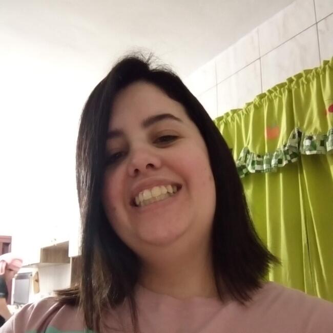 Babysitter in Três Coroas: Naiana