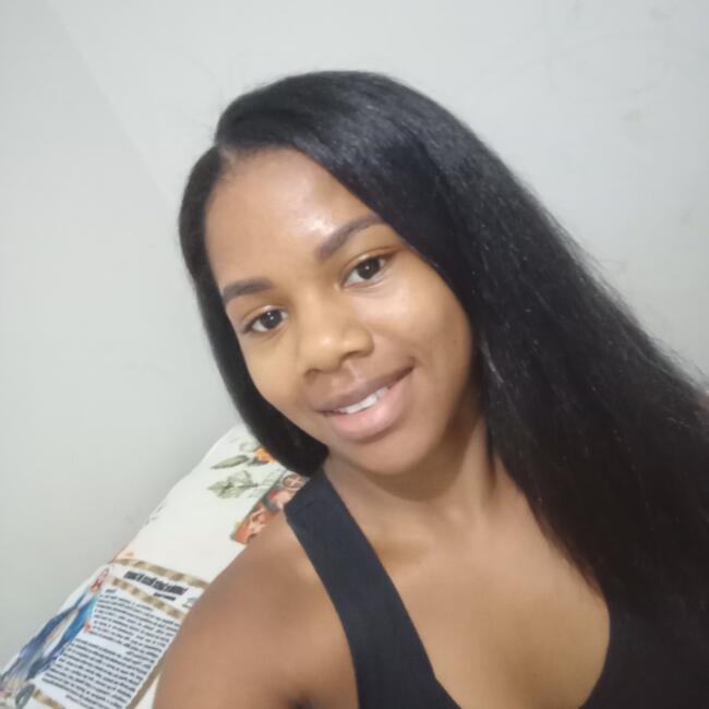 Babysitter in Patos de Minas: Karine