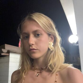 Babysitter Torre d'Isola: Sara