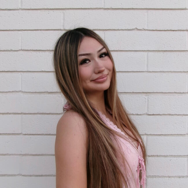 Babysitter in Woodlake: Valerie