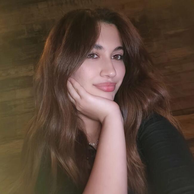 Babysitter in Évry: Nada