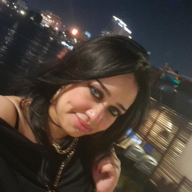 Babysitter in New Cairo: Lina
