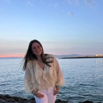 Babysitter in Bayonne: Emma