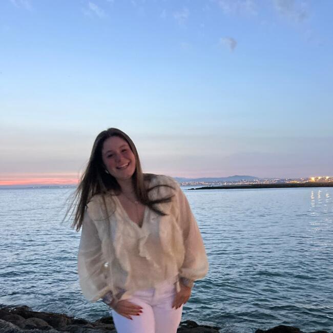 Babysitter in Bayonne: Emma