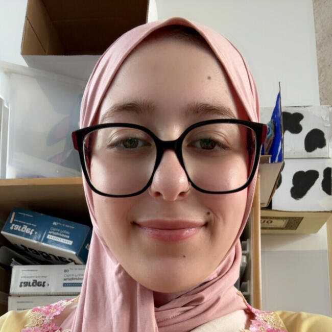 Babysitter in Brussels: Sajida