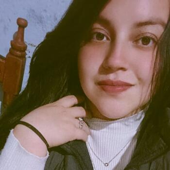 Niñera en Loja: María