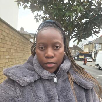 Babysitting job in London: babysitting job Aisha