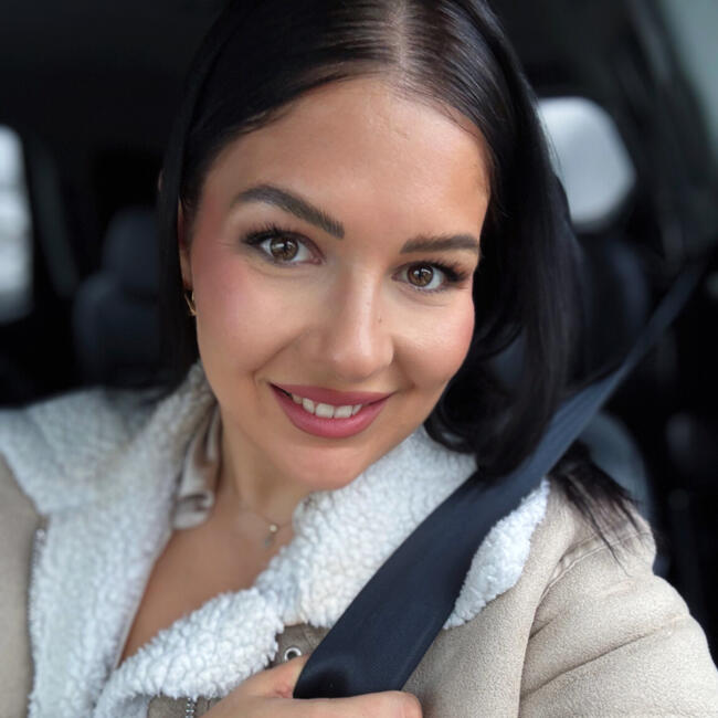 Poptávka hlídání dětí v Píšťany: Michaela