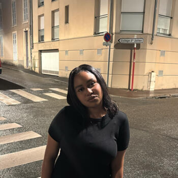 Babysitter in Allonnes: Rania