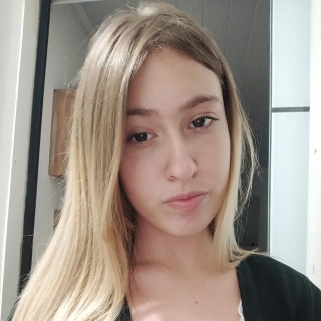 Babá em Curitiba: Hellen