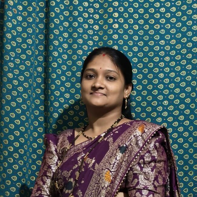 Babysitter in Pune: Komal