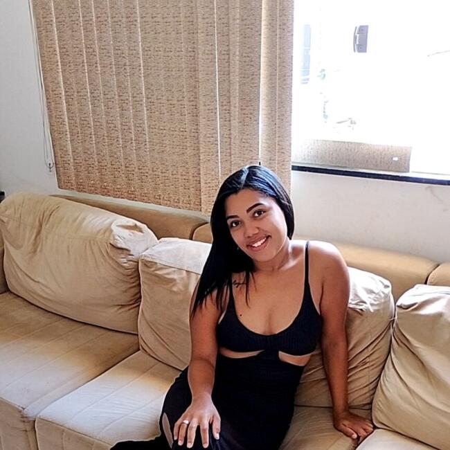 Babysitter in Teolândia (Wenceslau Guimarães): Rafaela